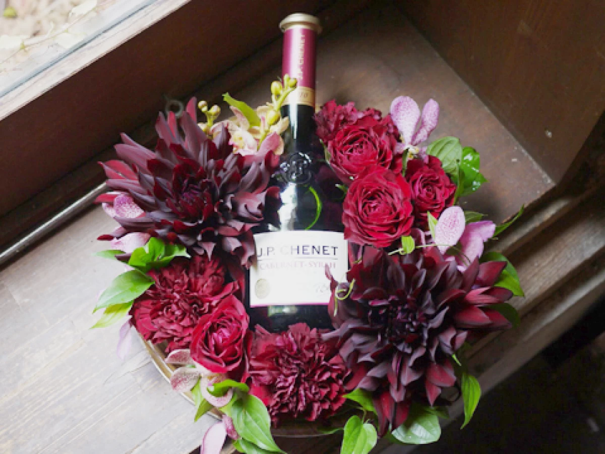 還暦祝い 誕生日プレゼント[ワイン 生花 ギフト]フラワーリースと赤ワインのセット