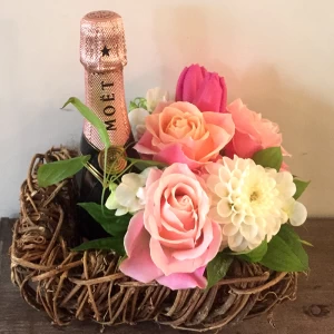 結婚祝い モエ[ワイン 花ギフト]お手軽 シャンパン・モエとお花のアレンジセット