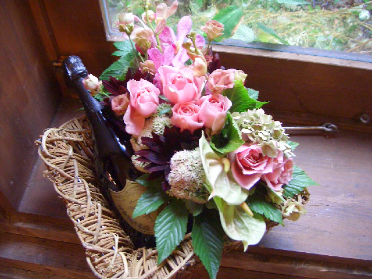 結婚祝い 昇進祝い 社長就任祝い[ワイン 生花 ギフト]ドンペリとピンクカラーのお花のプレミアムセット