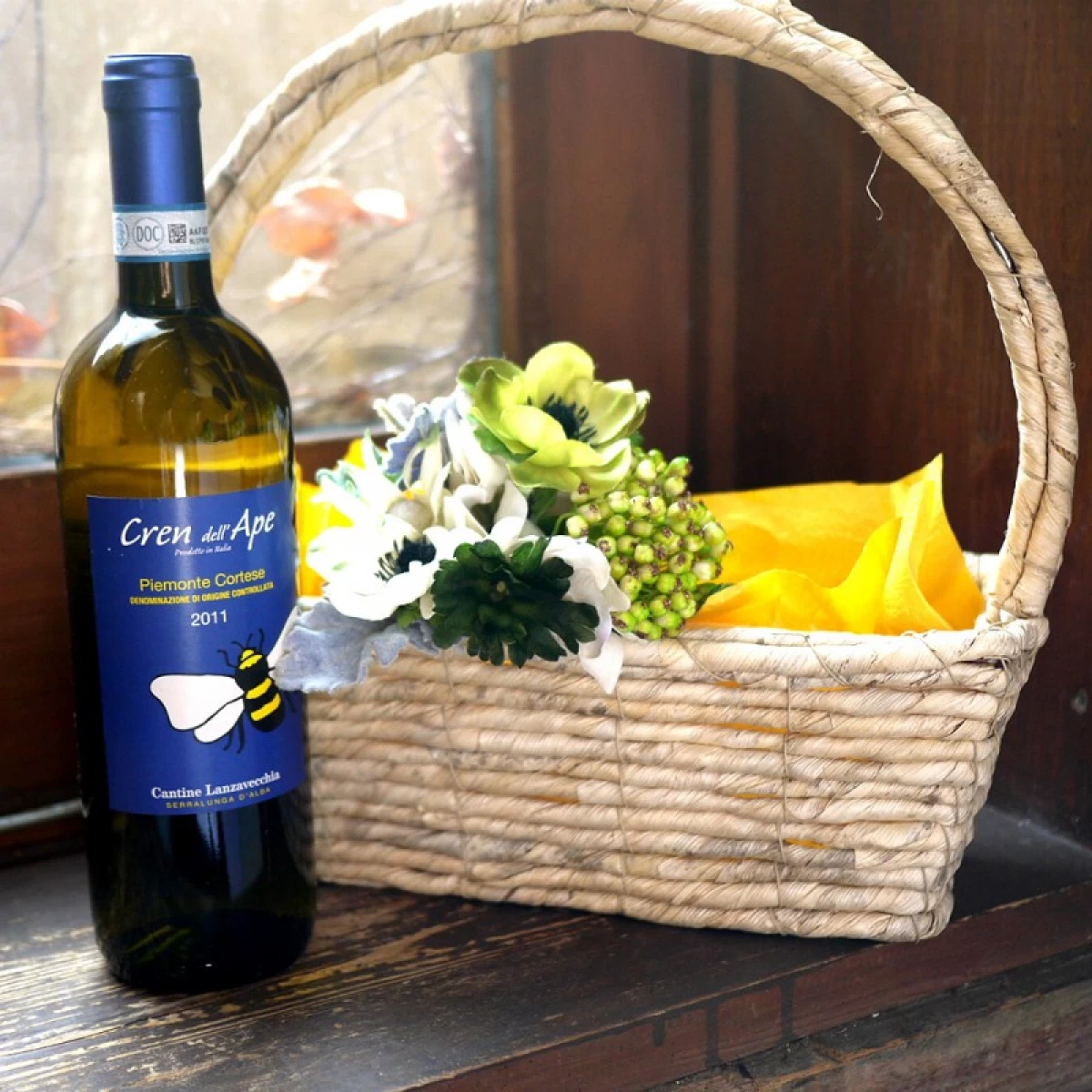 誕生日祝い 白ワイン [ワインギフト]イタリア産白ワインと造花のコサージュのギフトセット