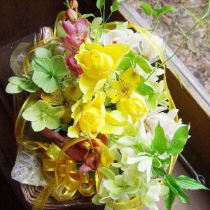開店祝い 法人ギフト[ワイン 生花 ギフト]ドンペリとイエローカラーのお花のプレミアムセット