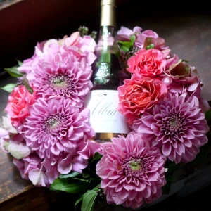 バースデー 結婚祝い[ワイン 生花 ギフト] 生花のフラワーリースと上品で繊細なイタリア産ロゼワイン