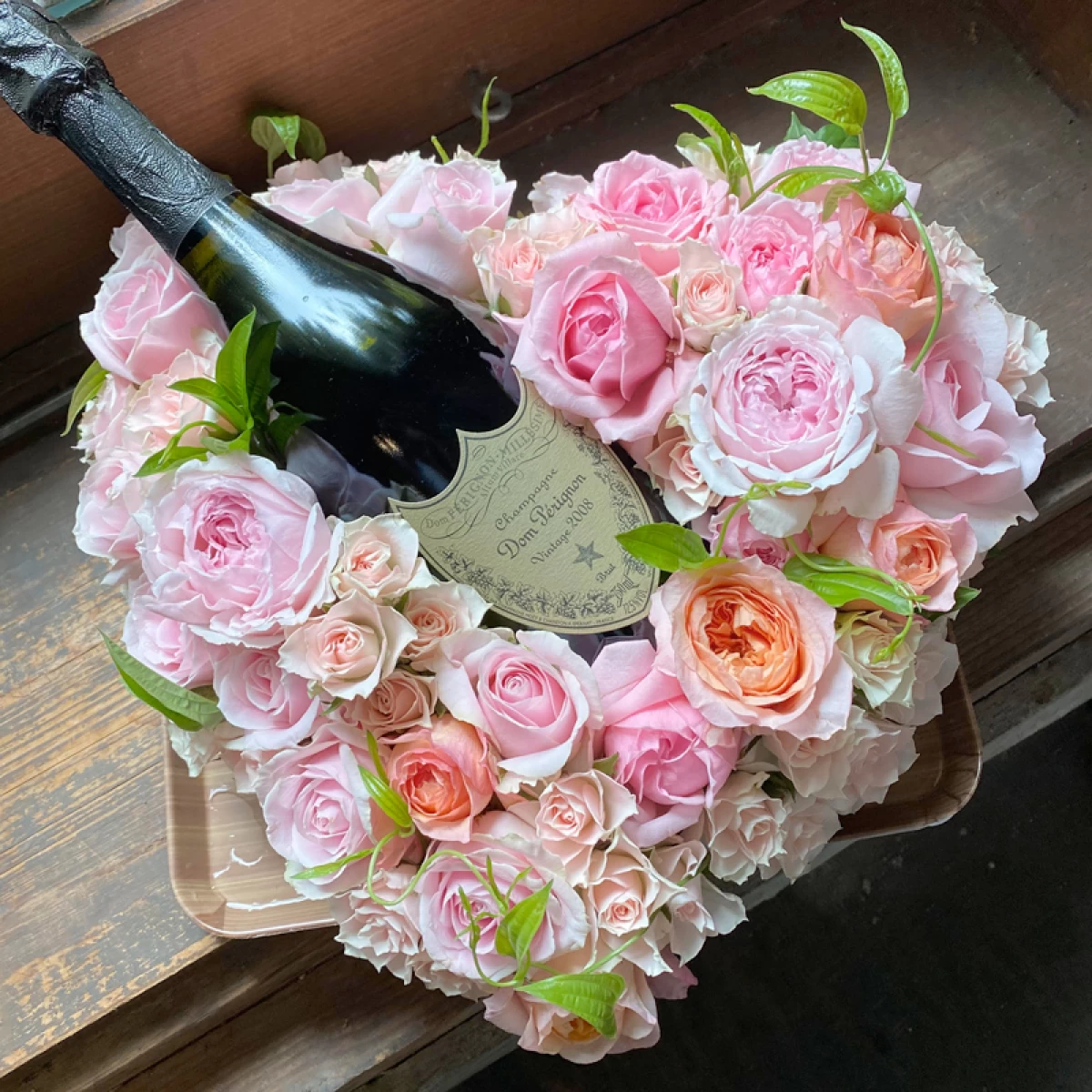 結婚祝い 記念日 誕生日プレゼントに!ドンペリとピンクのバラいっぱいのハートリース