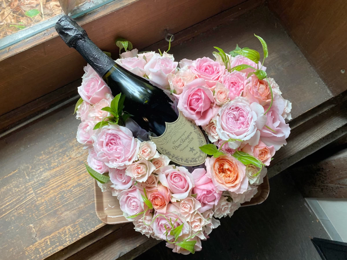 結婚祝い 記念日 誕生日プレゼントに!ドンペリとピンクのバラいっぱいのハートリース