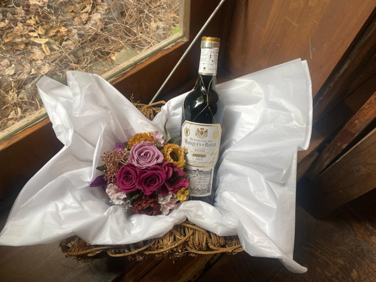 還暦祝い 誕生日プレゼント【花とワイン】スペイン王室御用達ワイナリー赤ワインとプリザーブドフラワーのセット