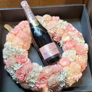 結婚祝い　開店祝いにおすすめ!シャンパンモエとピンクのドライフラワーリースのセット
